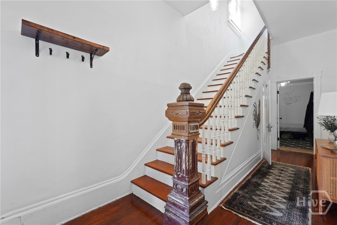 303 W 39th Street Property Photo 17