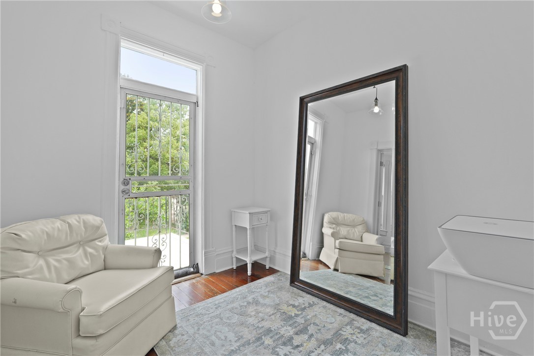 303 W 39th Street Property Photo 18