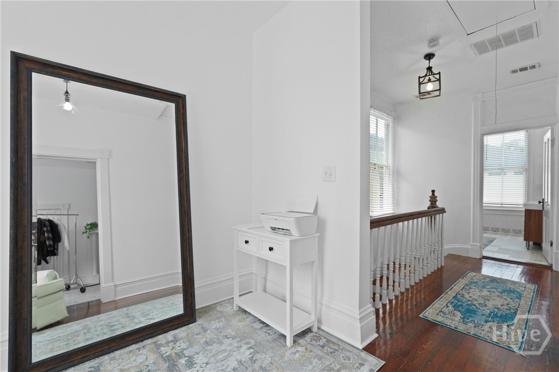 303 W 39th Street Property Photo 19