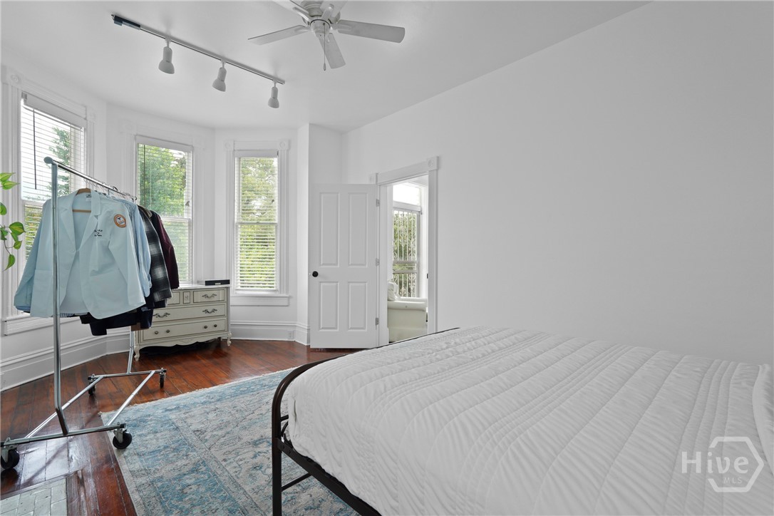 303 W 39th Street Property Photo 23