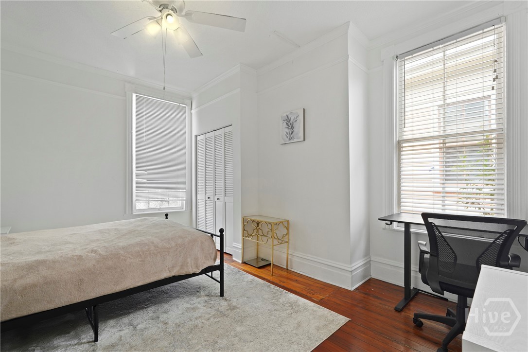 303 W 39th Street Property Photo 27