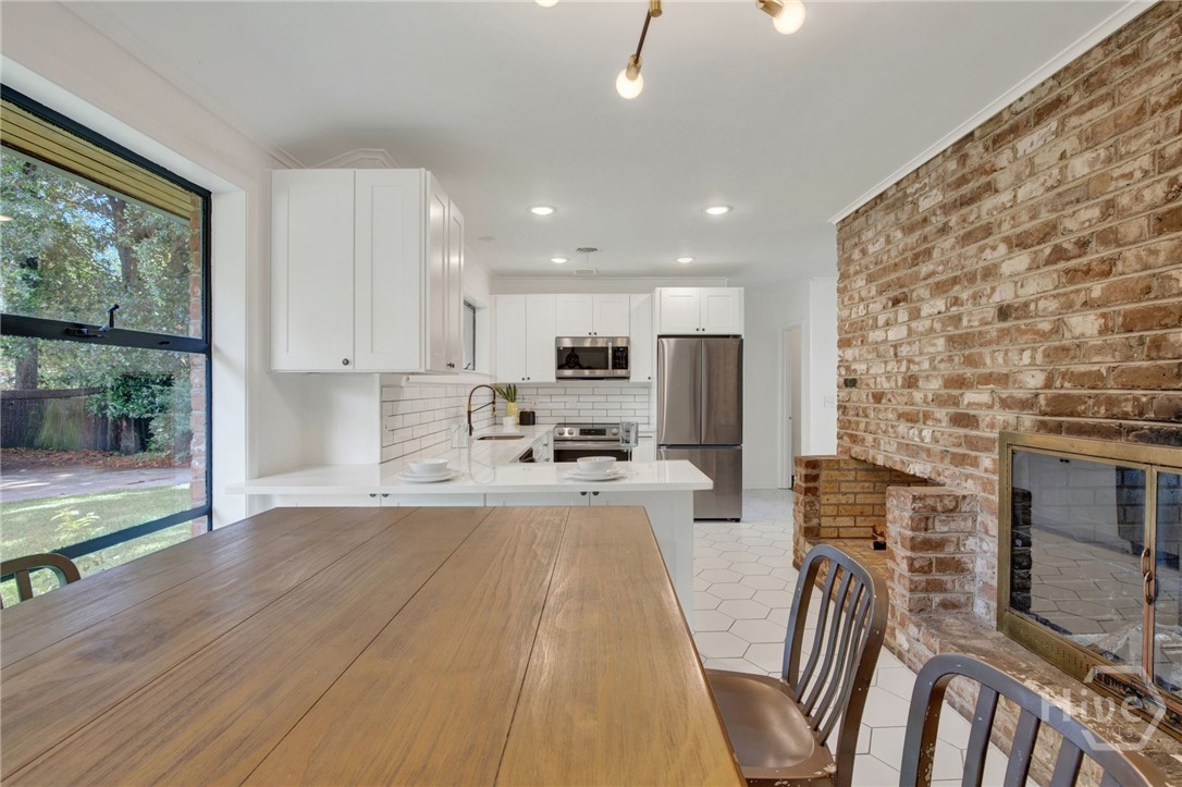 200 Kinzie Avenue Property Photo 6