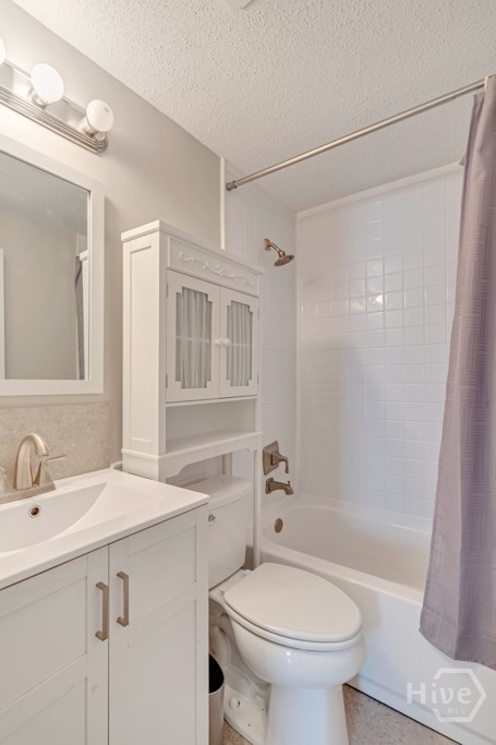 2025 Eppinger Street Property Photo 4