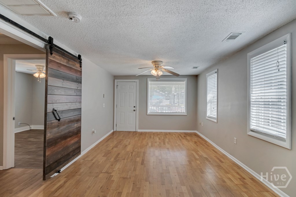 2025 Eppinger Street Property Photo 7
