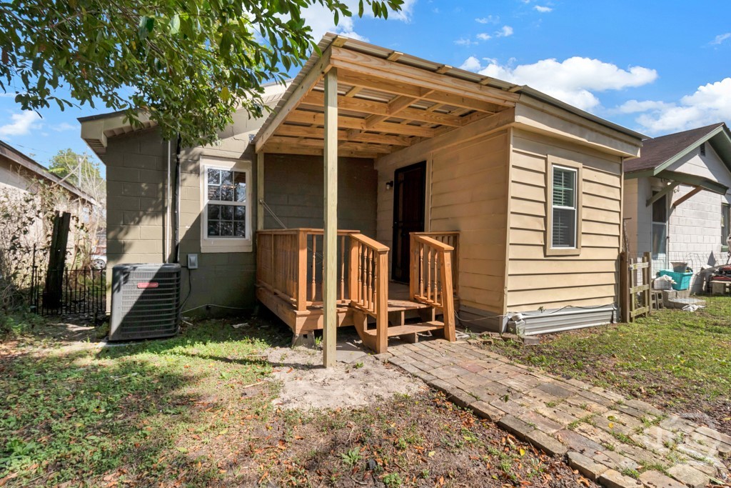 2025 Eppinger Street Property Photo 13