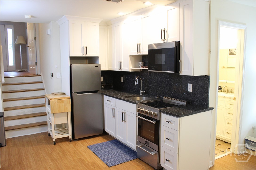 9 E 32nd Street B Property Photo 4