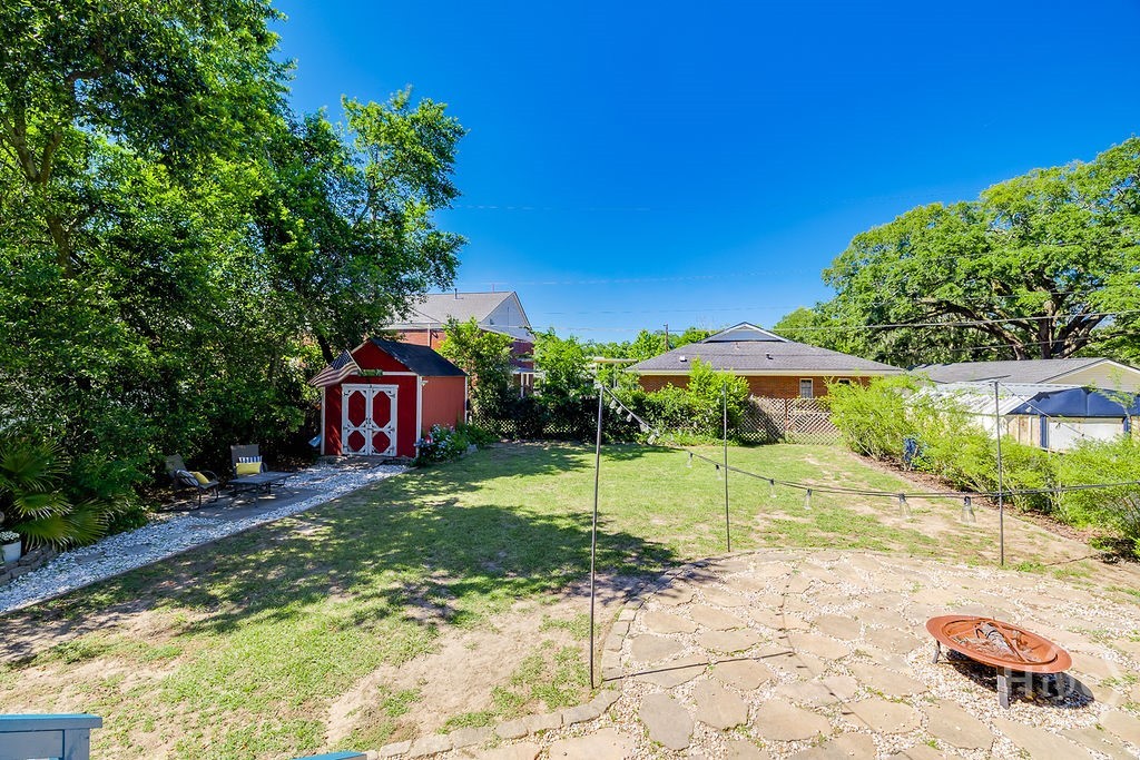 1610 E 50th Street Property Photo 32