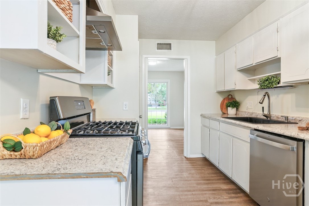 13010 Largo Drive Property Photo 6