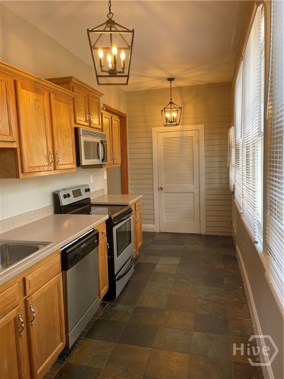 228 E Henry Street A Property Photo 3