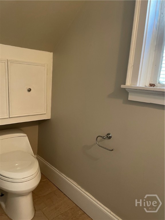 228 E Henry Street A Property Photo 7