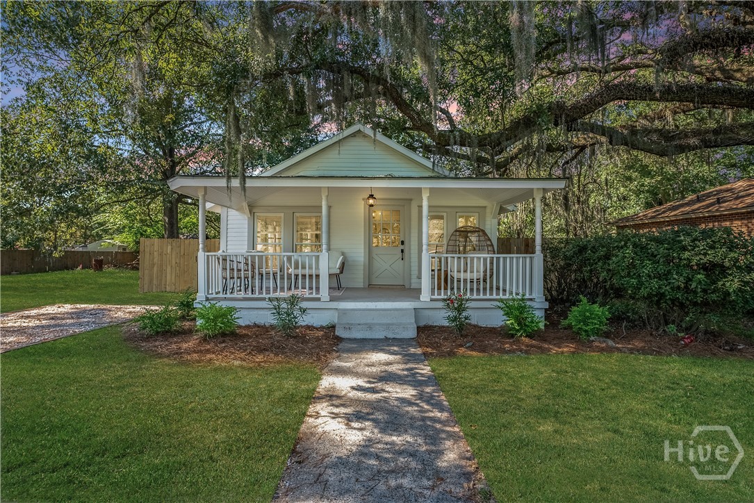 413 E Mell Street Property Photo 1