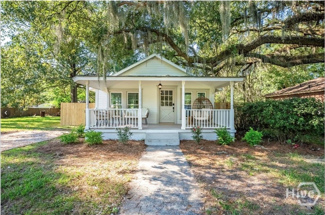 413 E Mell Street Property Photo 2