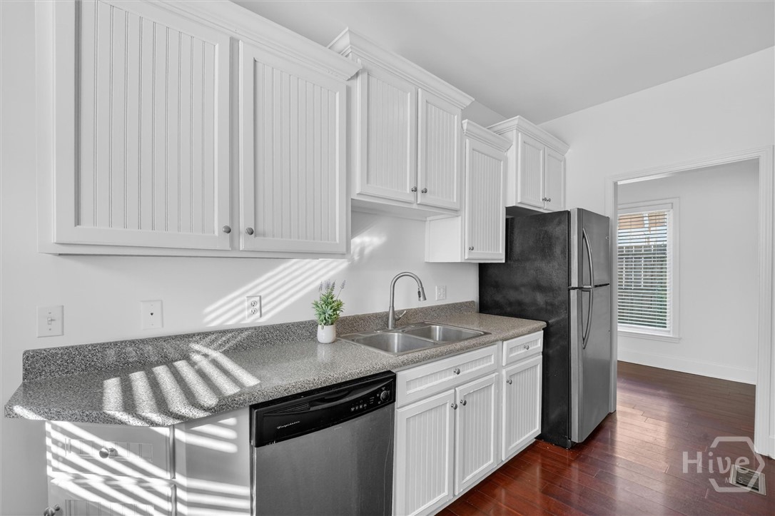 506 E 31st Street Property Photo 10