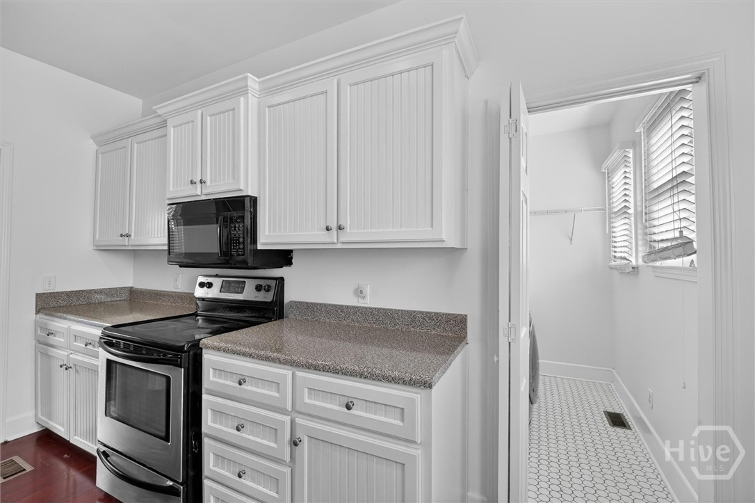 506 E 31st Street Property Photo 11