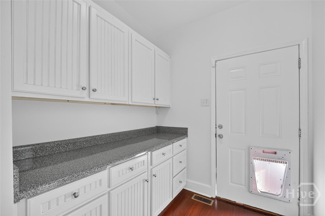 506 E 31st Street Property Photo 22