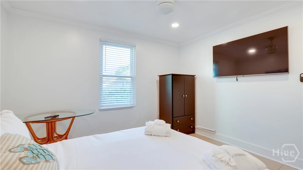 10 17th Place Property Photo 11
