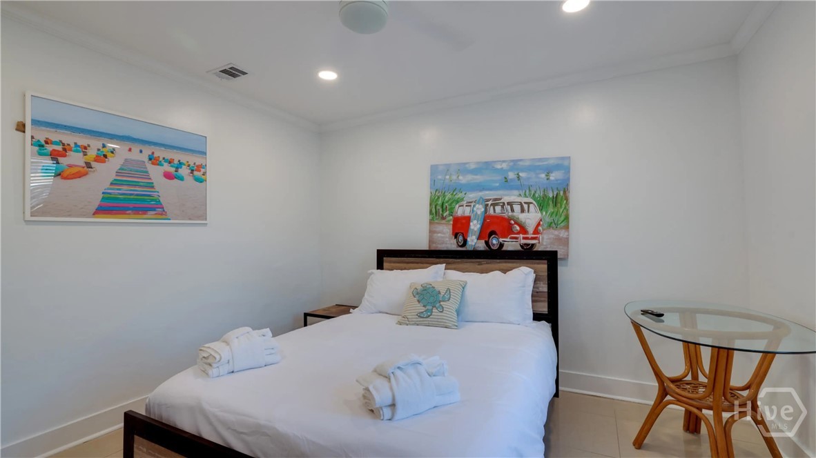 10 17th Place Property Photo 12