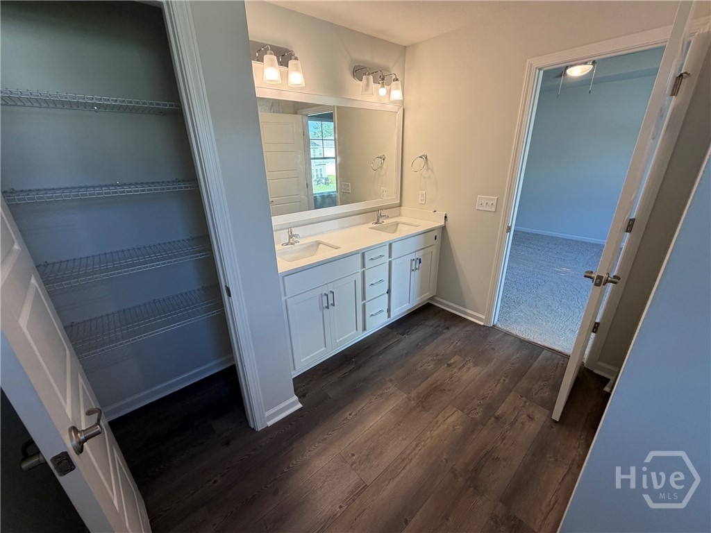 207 Pinebury Road Property Photo 7