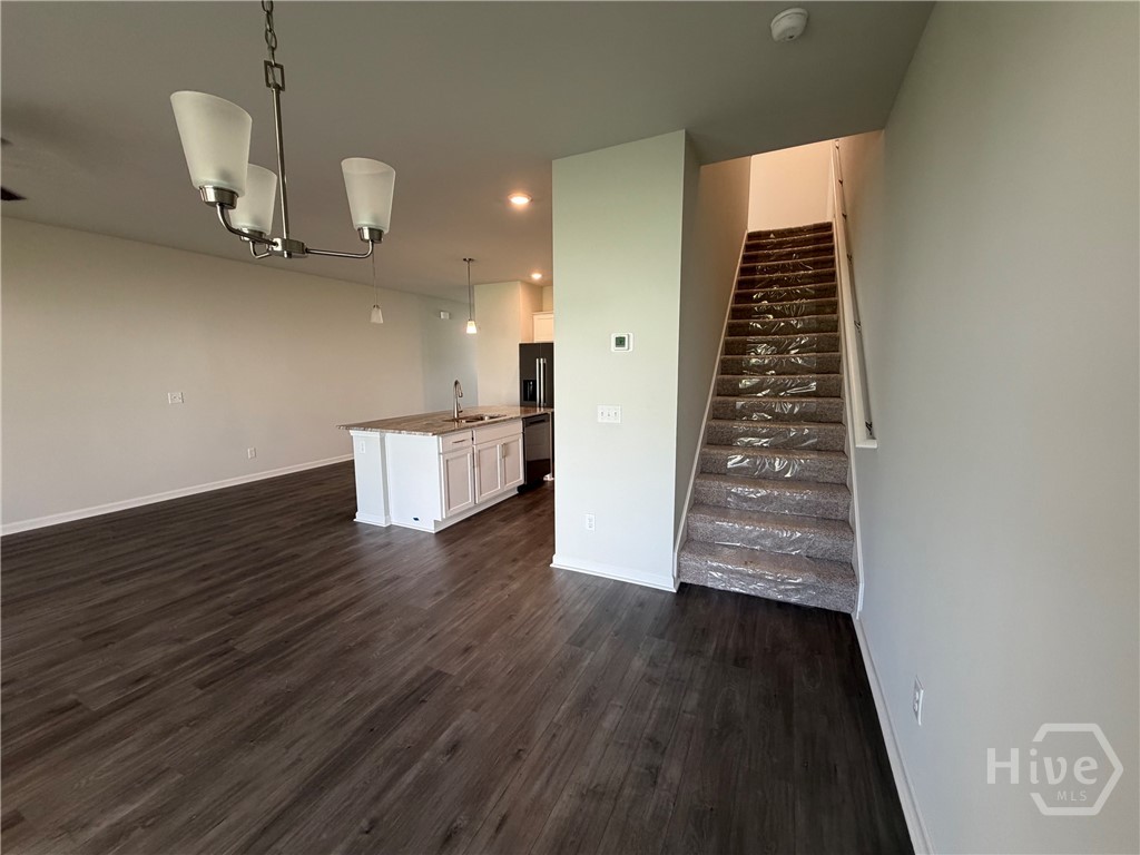 209 Pinebury Road Property Photo 4