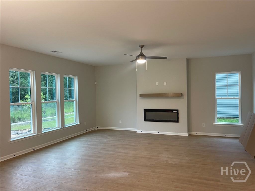 162 Como Drive Property Photo 3