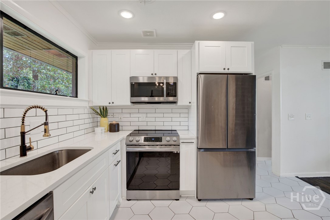 200 Kinzie Avenue Property Photo 6
