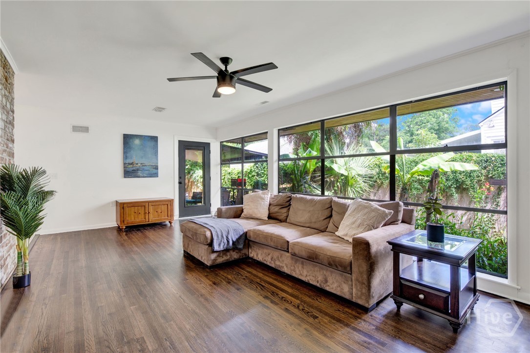 200 Kinzie Avenue Property Photo 12