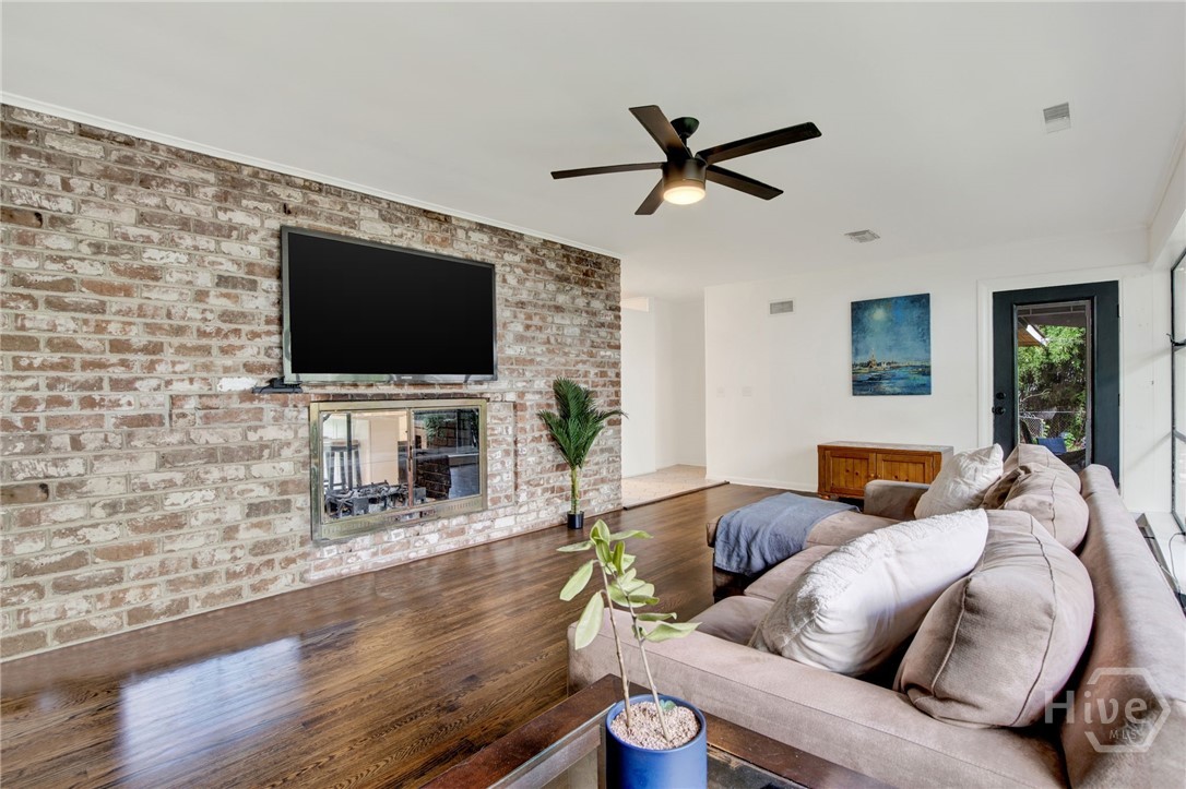 200 Kinzie Avenue Property Photo 14