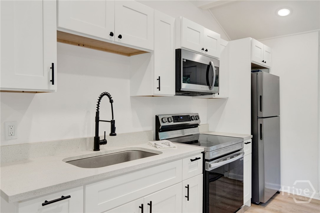 200 Kinzie Avenue Property Photo 32