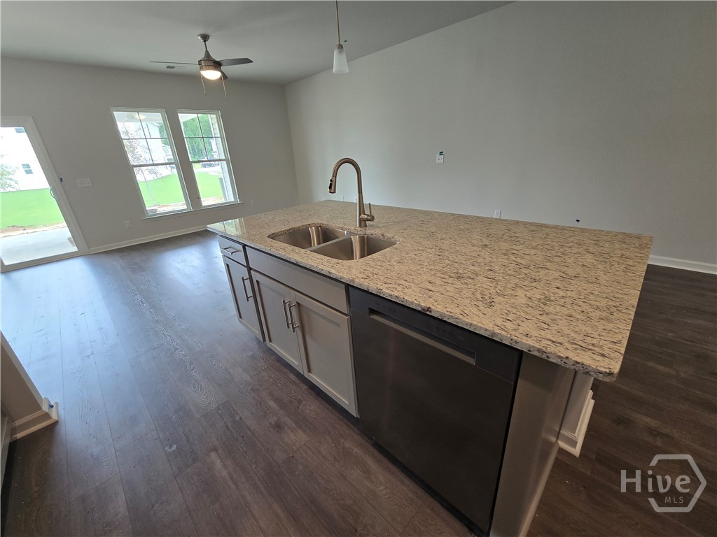 205 Pinebury Road Property Photo 10