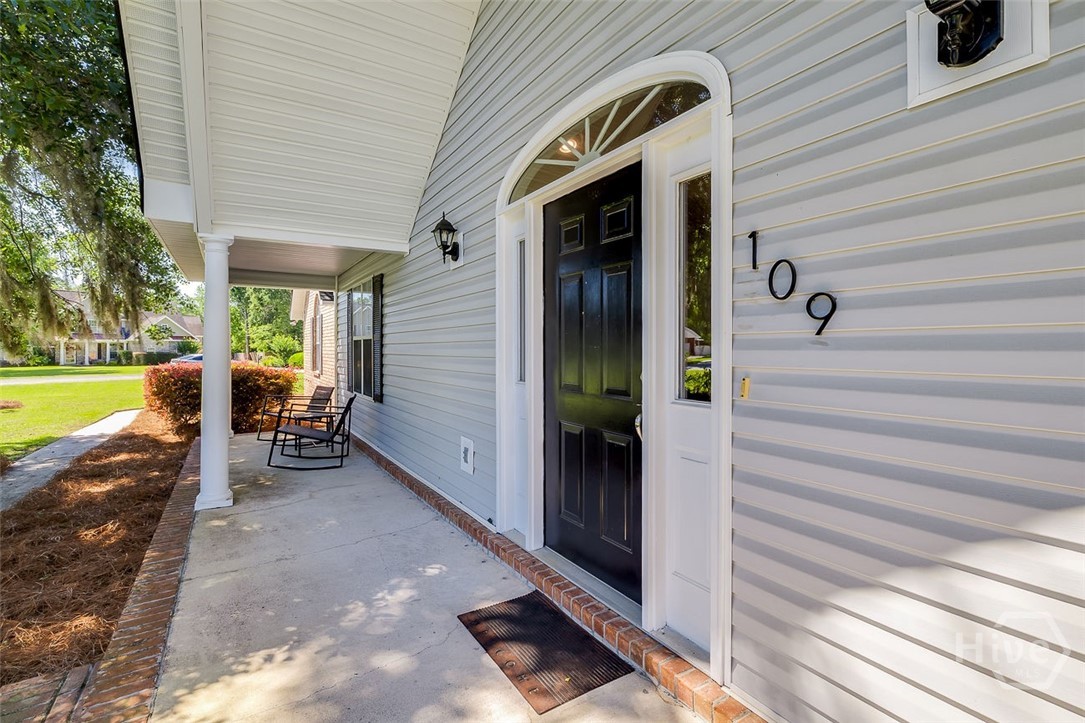 109 Kensington Circle Property Photo 6