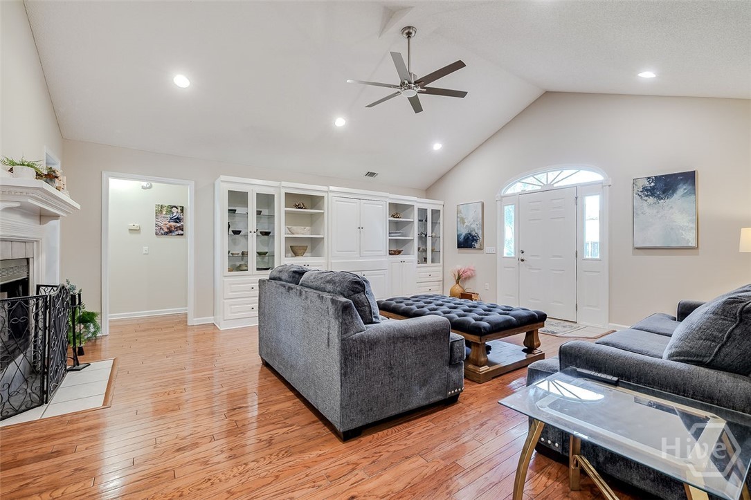 109 Kensington Circle Property Photo 7