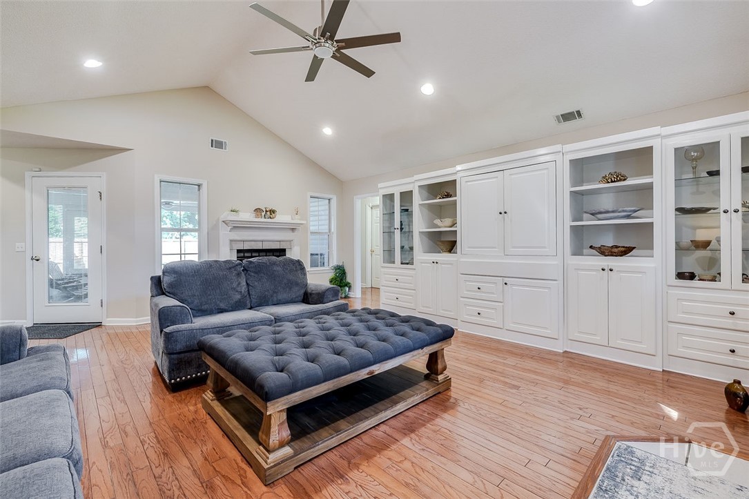 109 Kensington Circle Property Photo 10