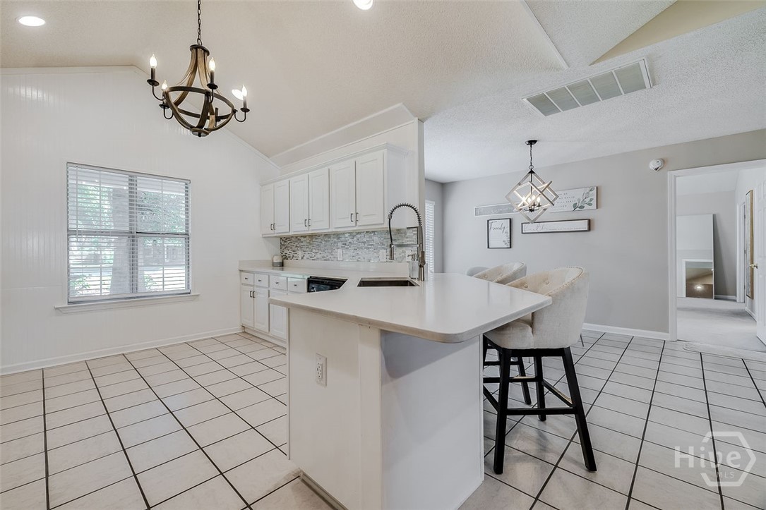 109 Kensington Circle Property Photo 12