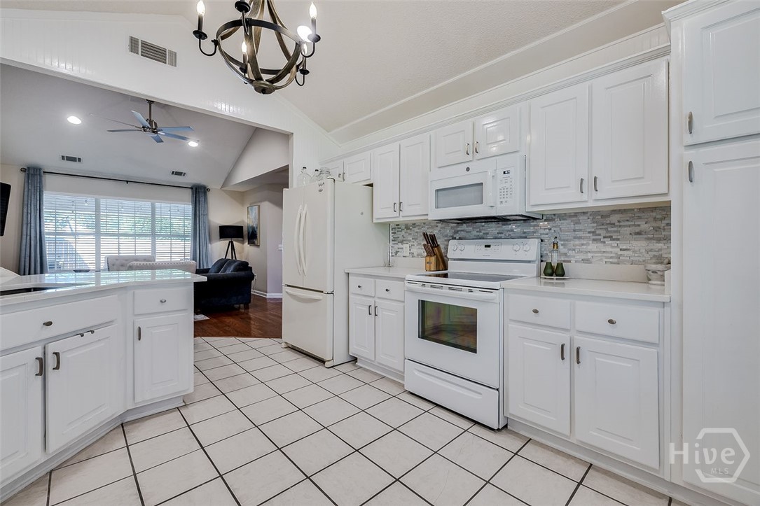 109 Kensington Circle Property Photo 16