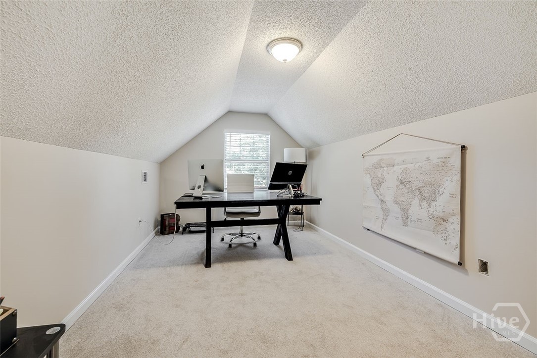 109 Kensington Circle Property Photo 36