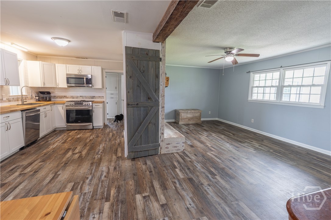 16877 Highway 129 S Property Photo 14