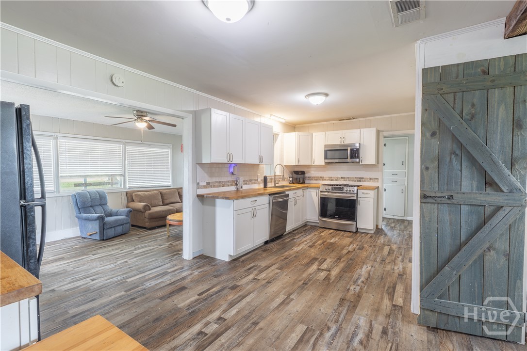 16877 Highway 129 S Property Photo 17