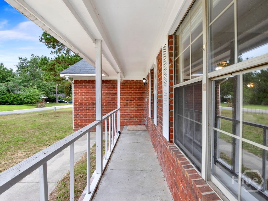 189 W Kenny Drive Property Photo 4