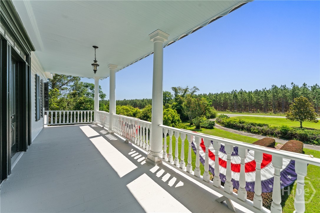 8075 Lakeview Road Property Photo 3