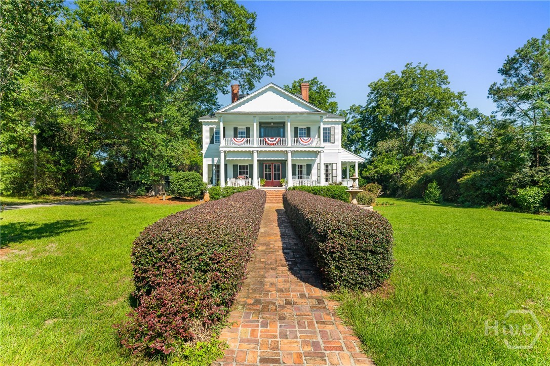 8075 Lakeview Road Property Photo 8