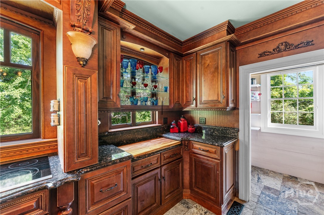 8075 Lakeview Road Property Photo 29