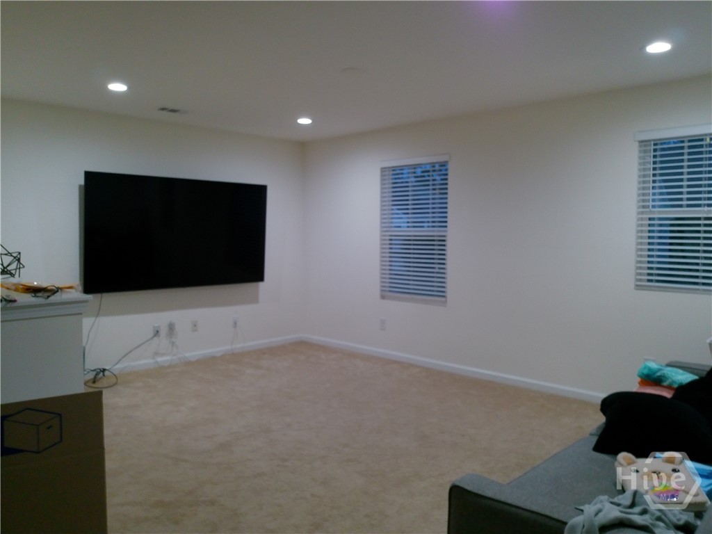 351 Southwilde Way Property Photo 4