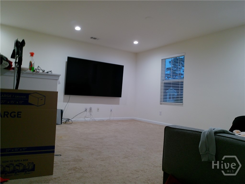 351 Southwilde Way Property Photo 5
