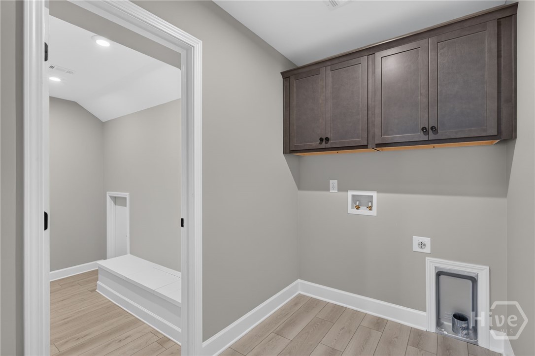 186 Hanover Place Property Photo 9