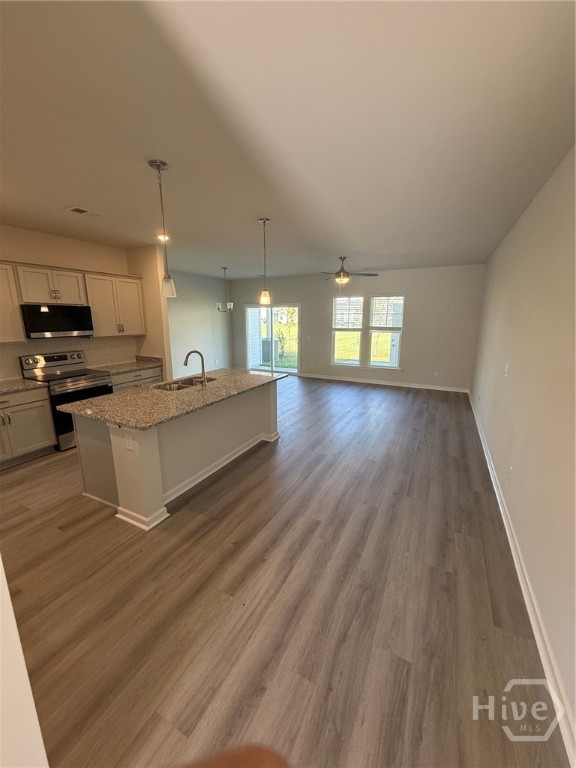 203 Pinebury Drive Property Photo 3