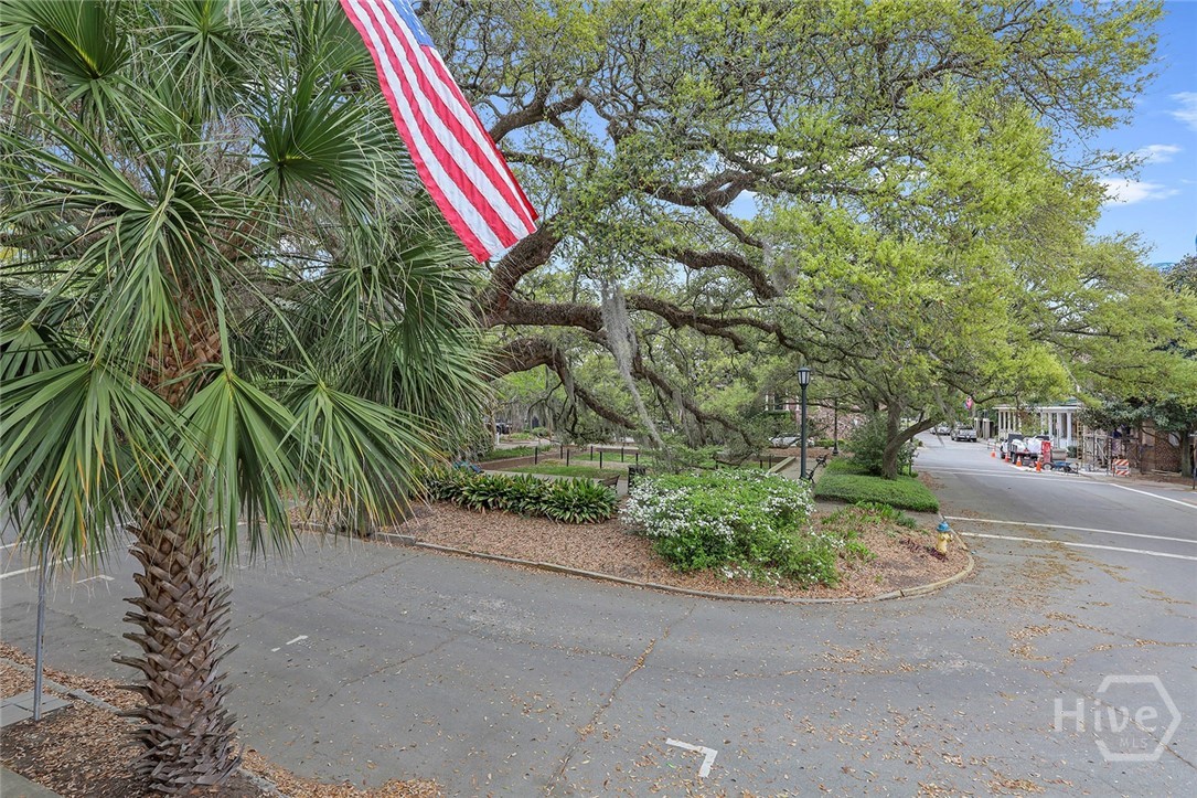231 Houston Street Property Photo 4
