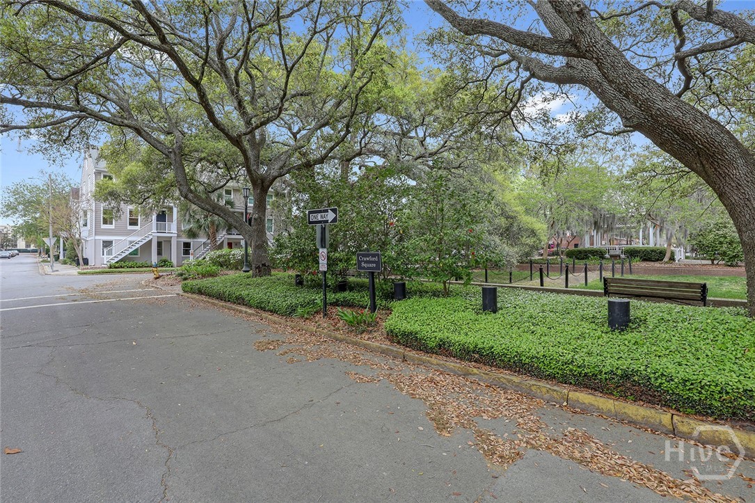 231 Houston Street Property Photo 5