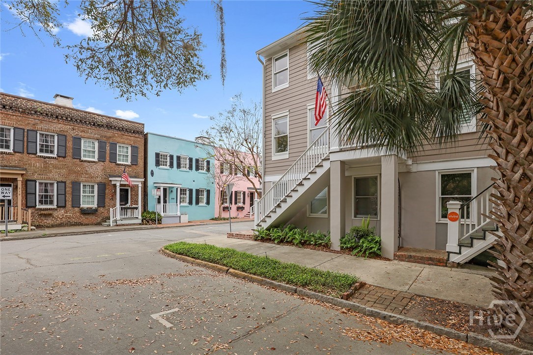231 Houston Street Property Photo 7