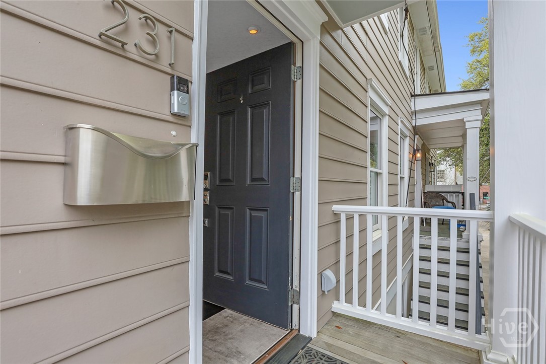231 Houston Street Property Photo 8