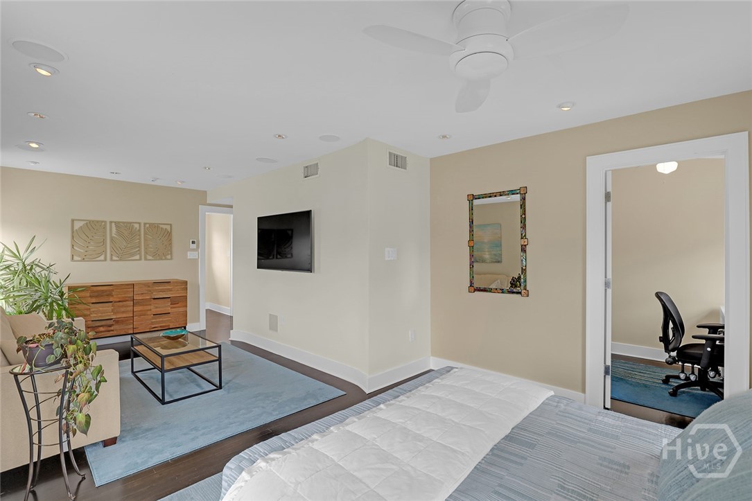 231 Houston Street Property Photo 31